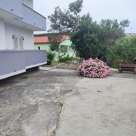 Apartment Valeria Lopar Exterior foto